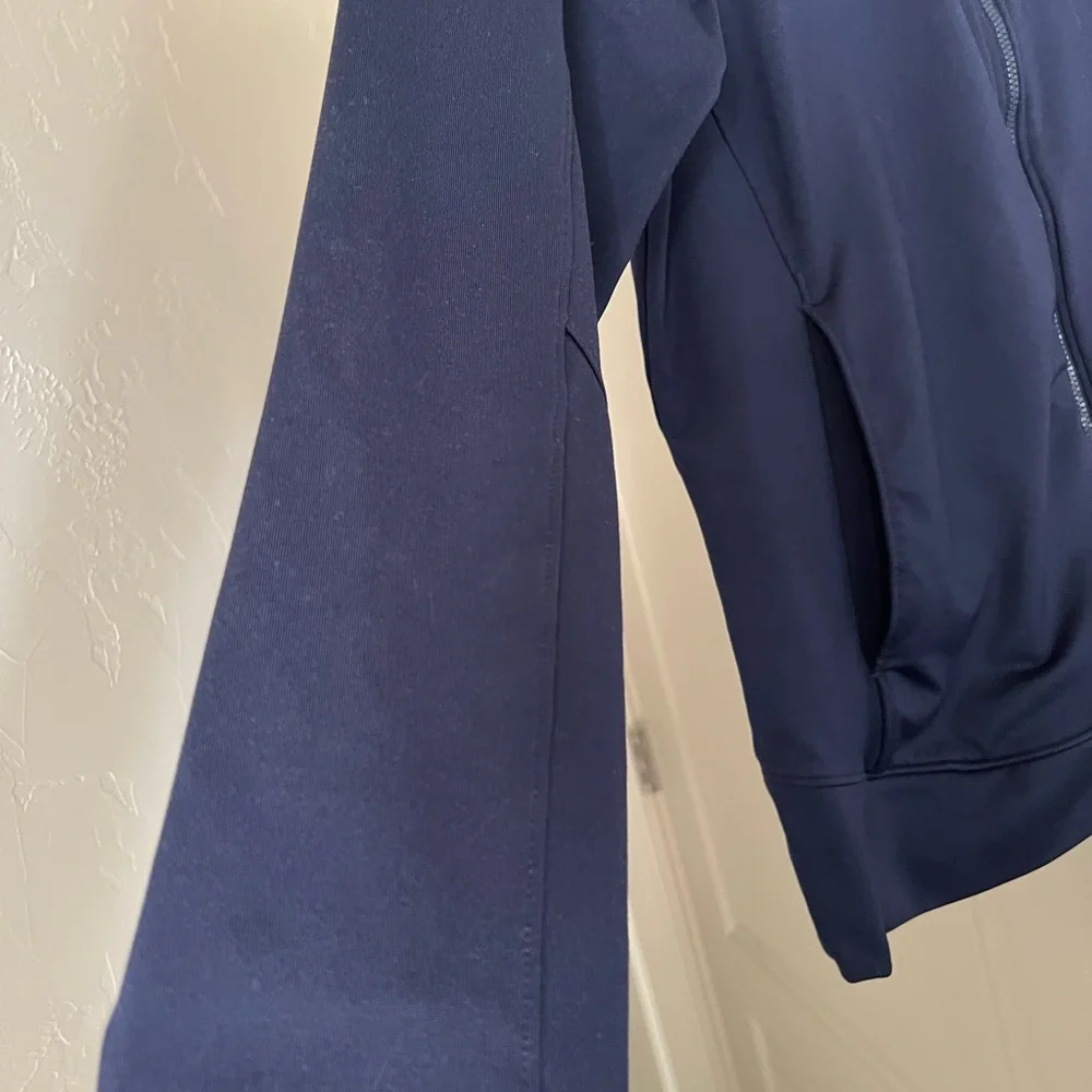 Under Armour Women's Navy Blue Jacket - Picture 2 of 7
